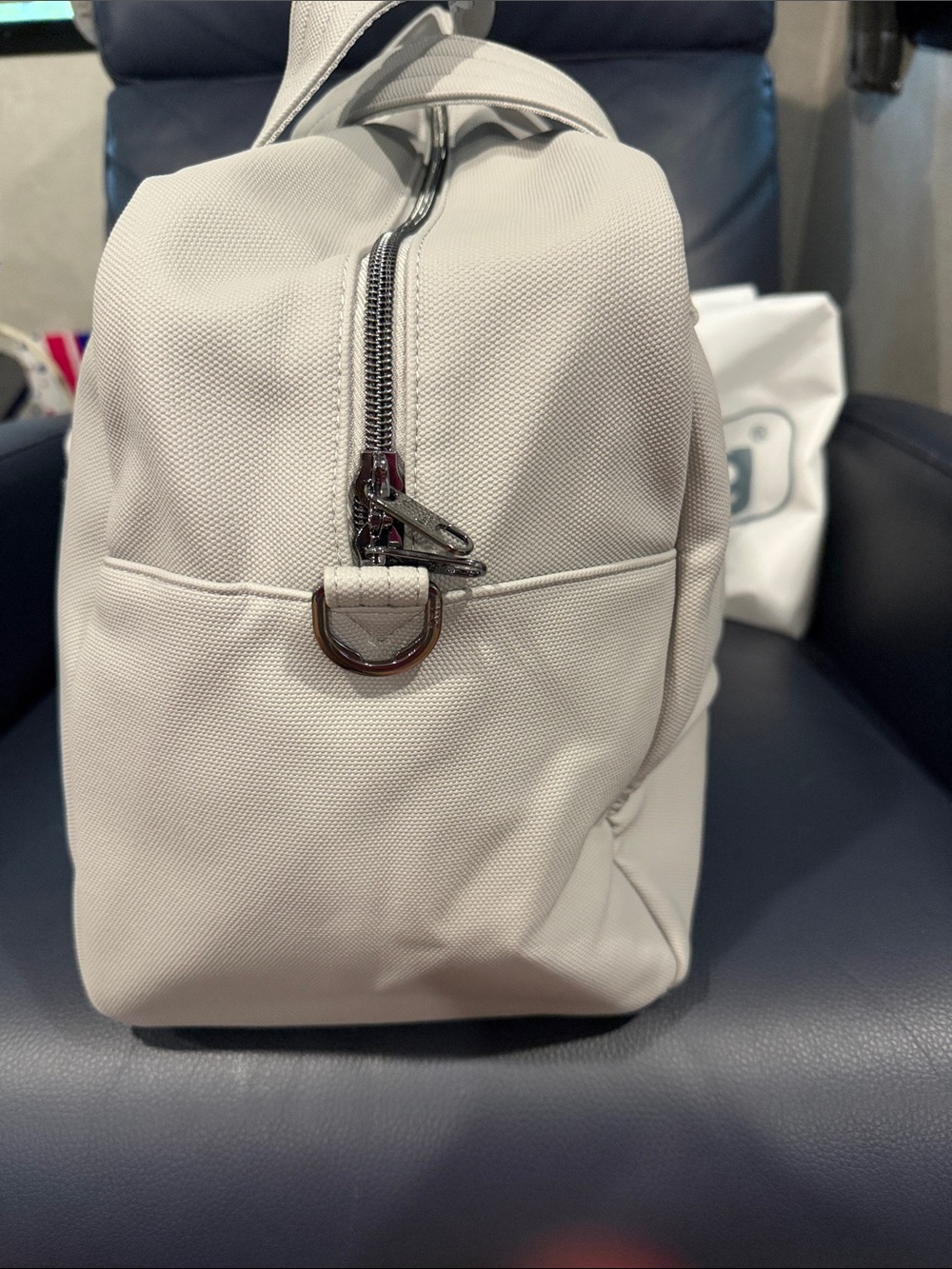 lug matte luxe Charger Weekender Bag Cloud Gray - Picture 4 of 5